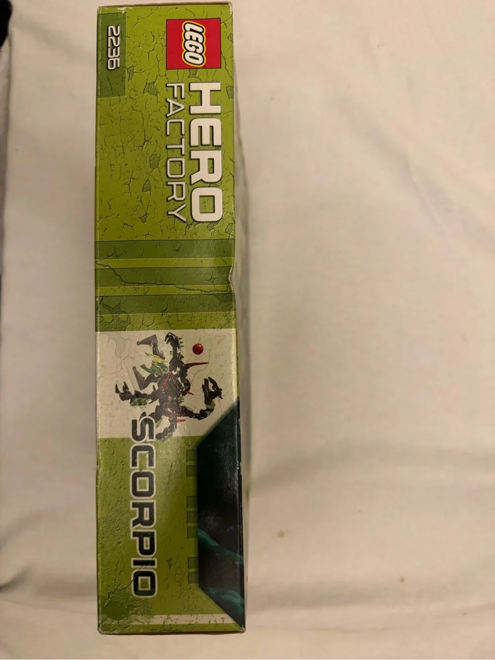 Lego Hero Factory Scorpion Build - Lime Green & Black with Red Accents - Picture 4 of 6